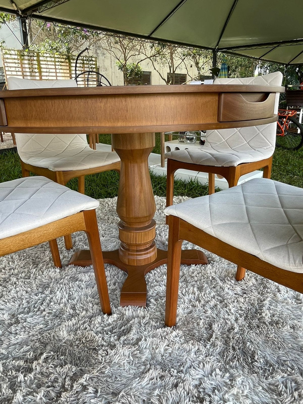 Mesa de Jogos Redonda para Carteado com 4 Gavetas e Porta-Copos — 4 Lugares com Tampo Reversível