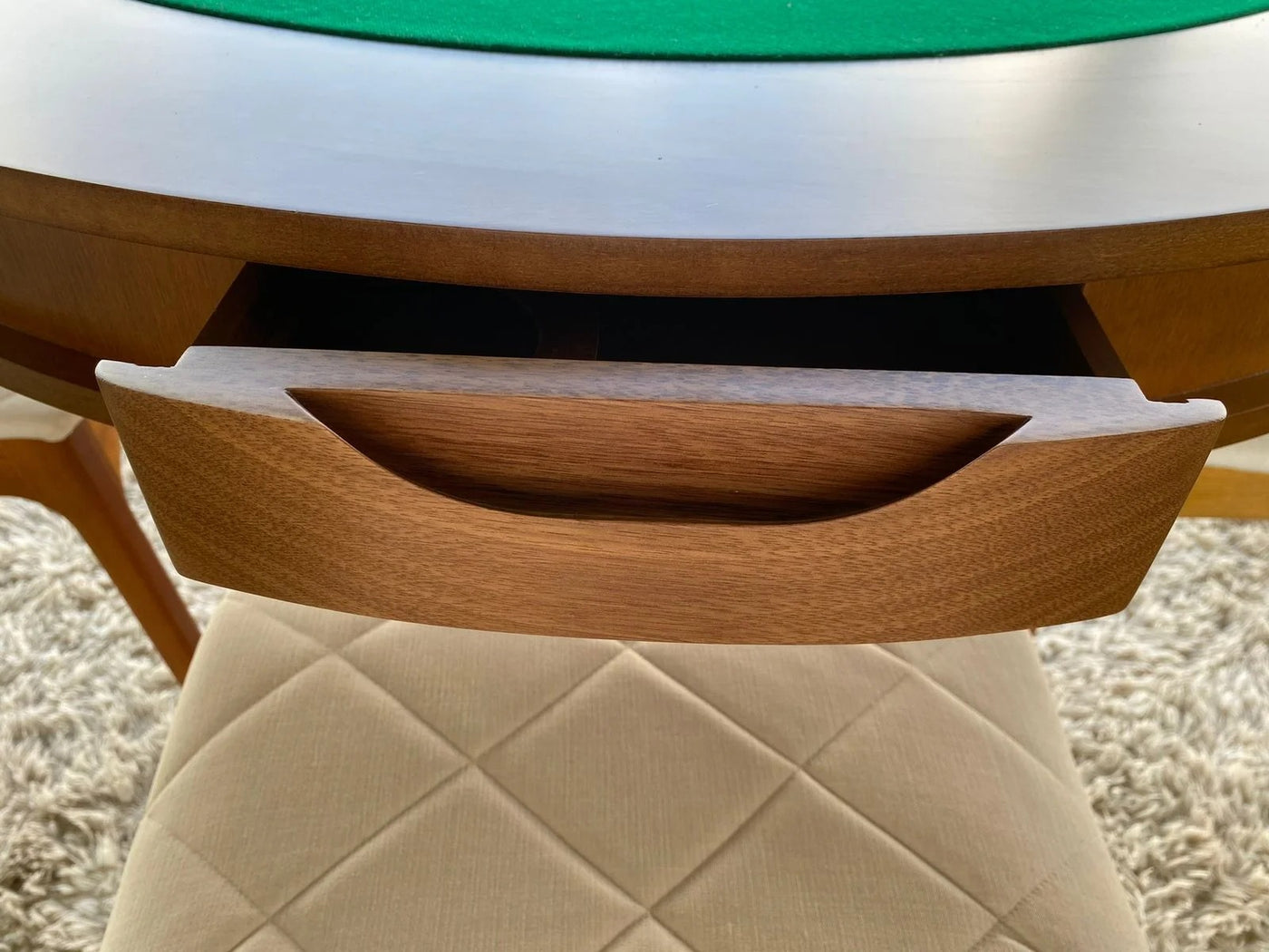 Mesa de Jogos Redonda para Carteado com 4 Gavetas e Porta-Copos — 4 Lugares com Tampo Reversível